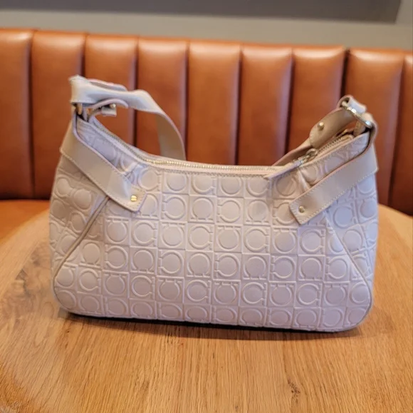 VINTAGE Salvatore Ferragamo Gancini shoulder bag pink/ beige Y2K - Picture 3 of 12